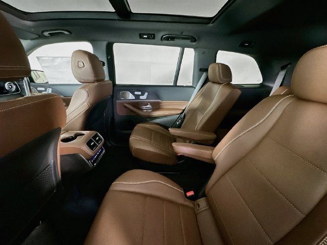 New 2027 White Mercedes-Benz GLS 450 image 24