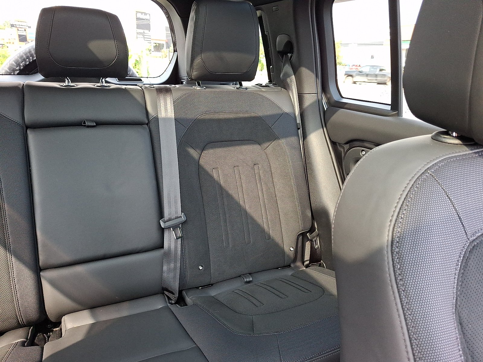 Certified Used 2024 Carpathian Grey Premium Metallic - 1AU Land Rover 110 P525 Carpathian Edition image 7