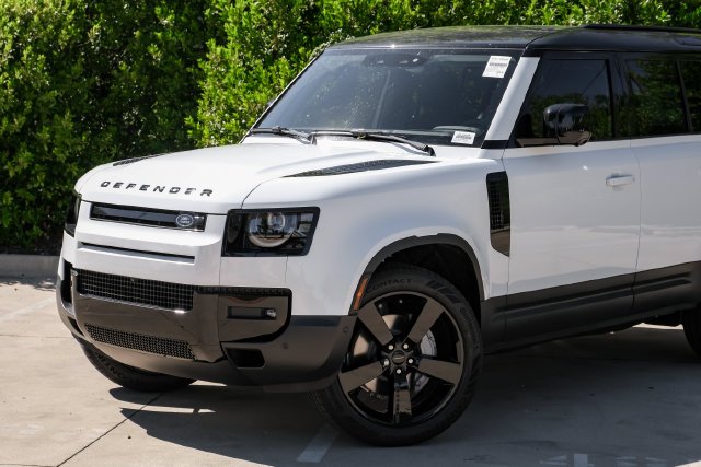 New 2026 White Land Rover S image 6