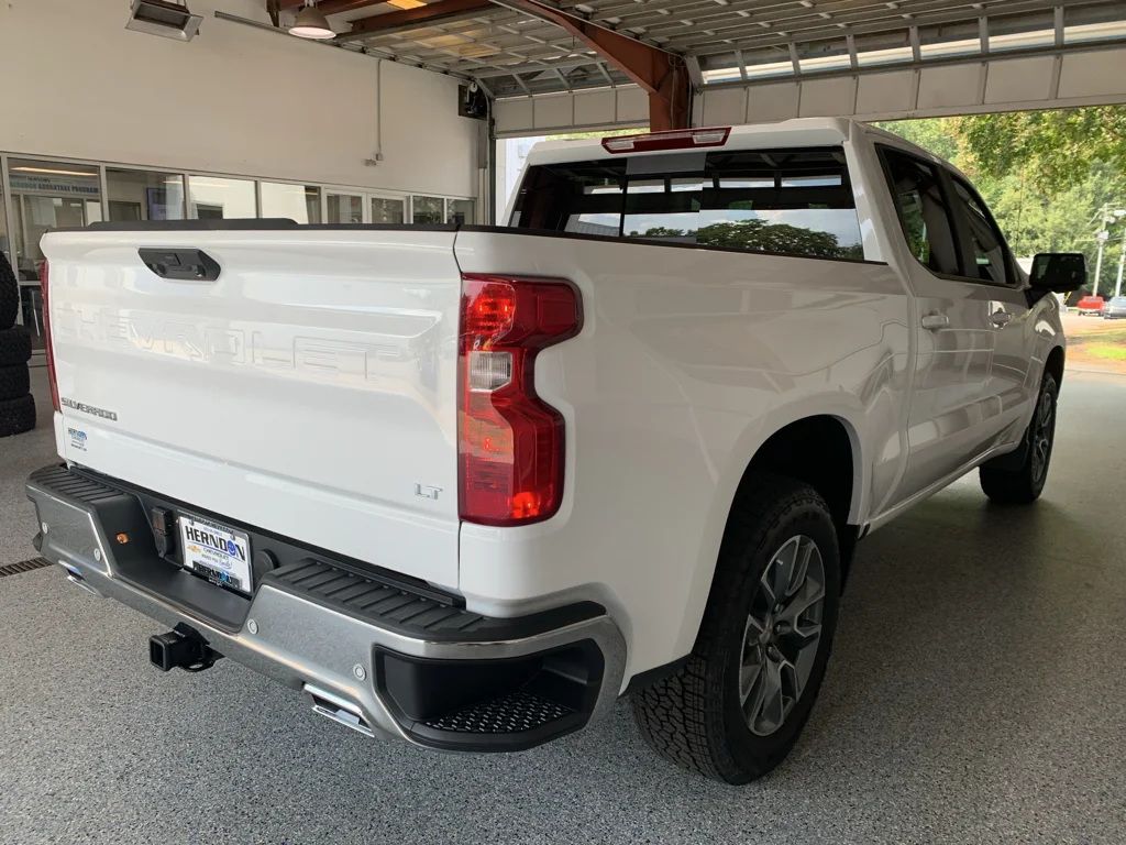 2026 Chevrolet Silverado 1500 LT - Photo 10