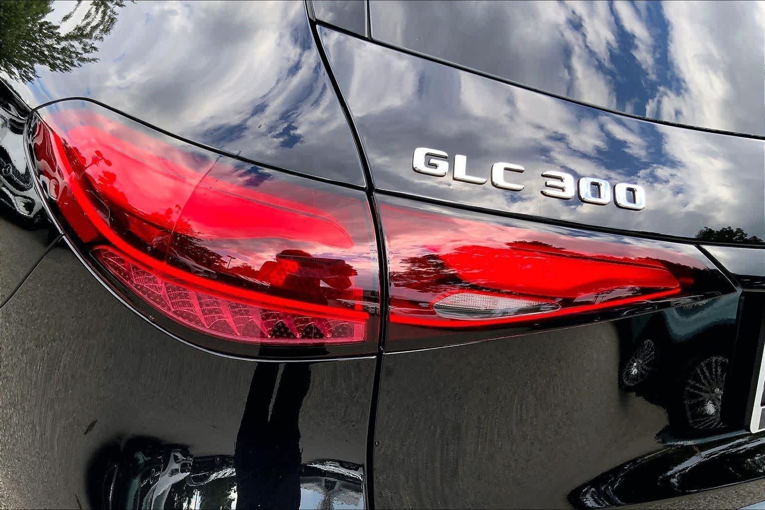 New 2027 Obsidian Black Metallic Mercedes-Benz GLC 300 image 18