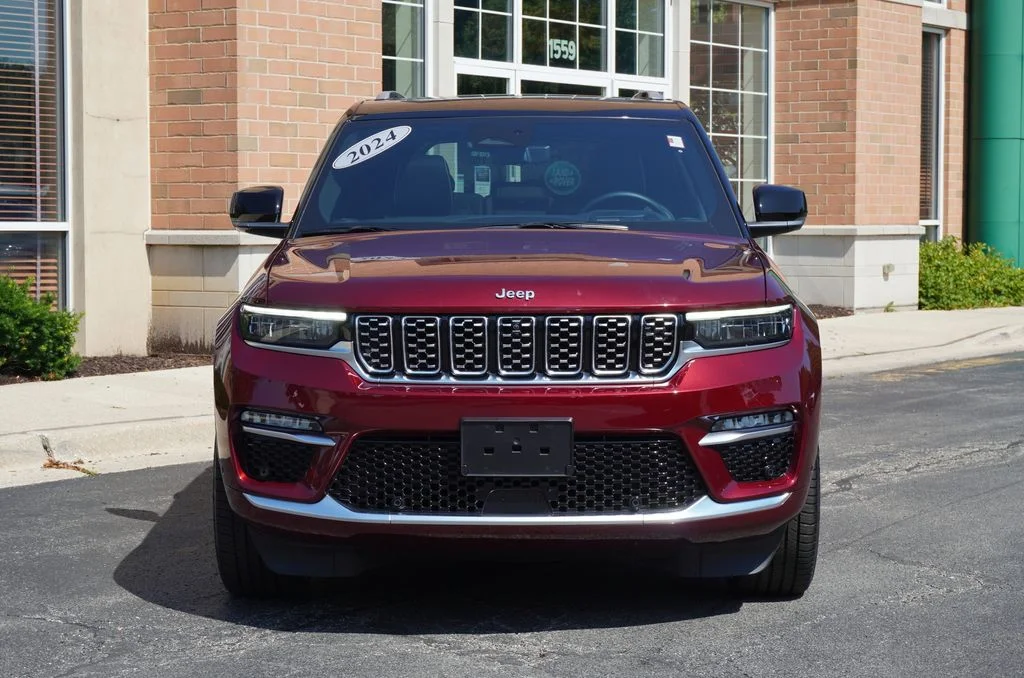 Used 2024 Red Jeep Summit Reserve image 3