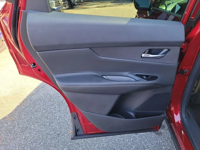 New 2026 Scarlet Ember Tintcoat Nissan SL image 13
