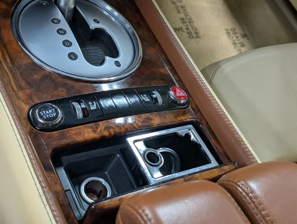 Used 2008 White Bentley Base image 22
