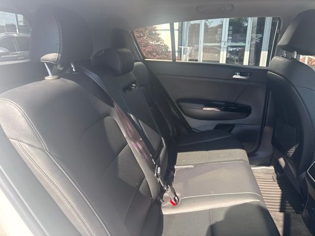 Used 2022 White Kia EX image 23