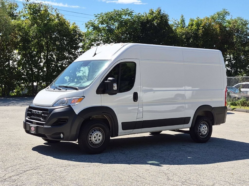 Used 2025 White Ram High Roof image 9