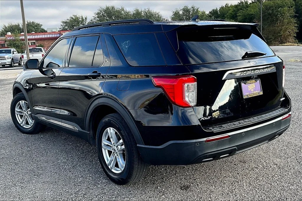 Used 2022 Black Ford XLT image 3