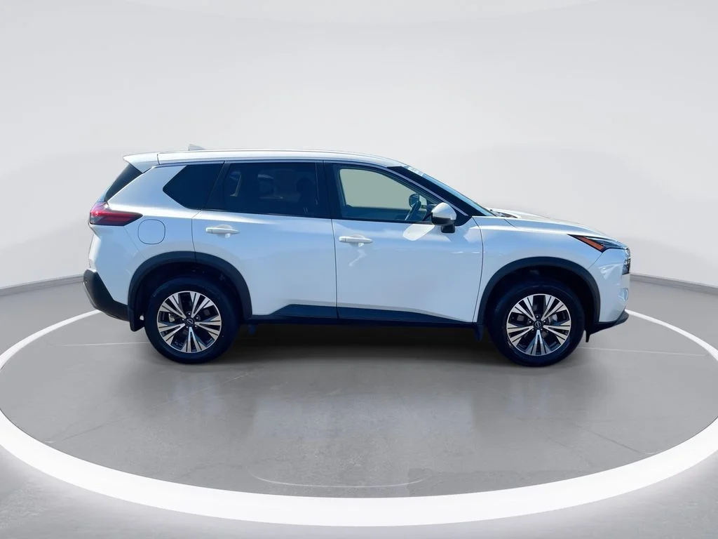 Used 2023 White Nissan SV image 9