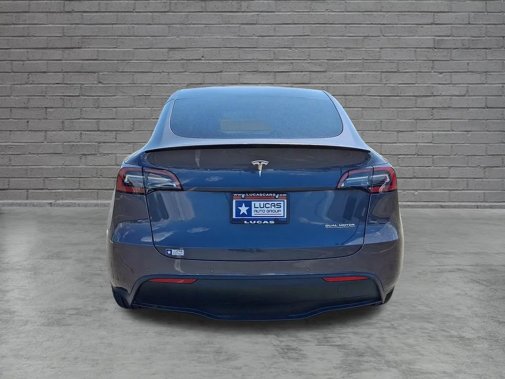 Used 2022  Tesla Performance image 9