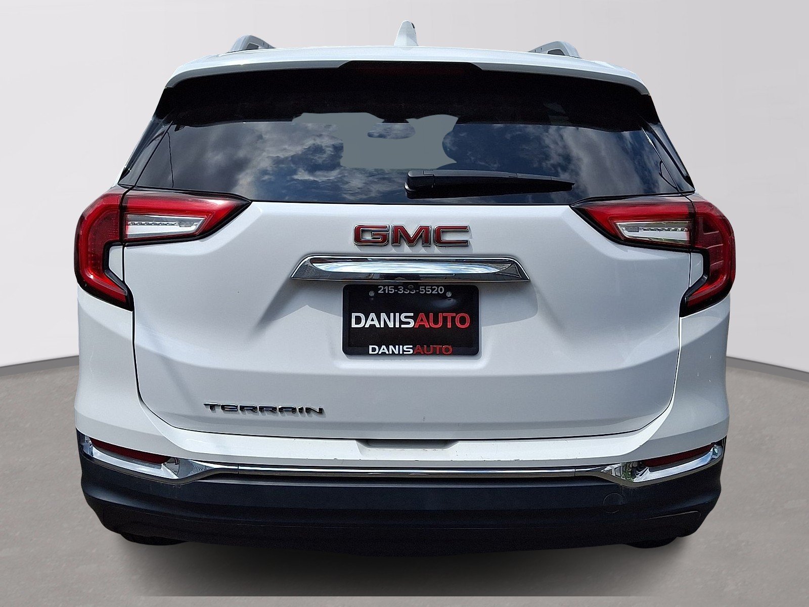 Used 2024 Summit White - GAZ GMC FWD SLT image 5