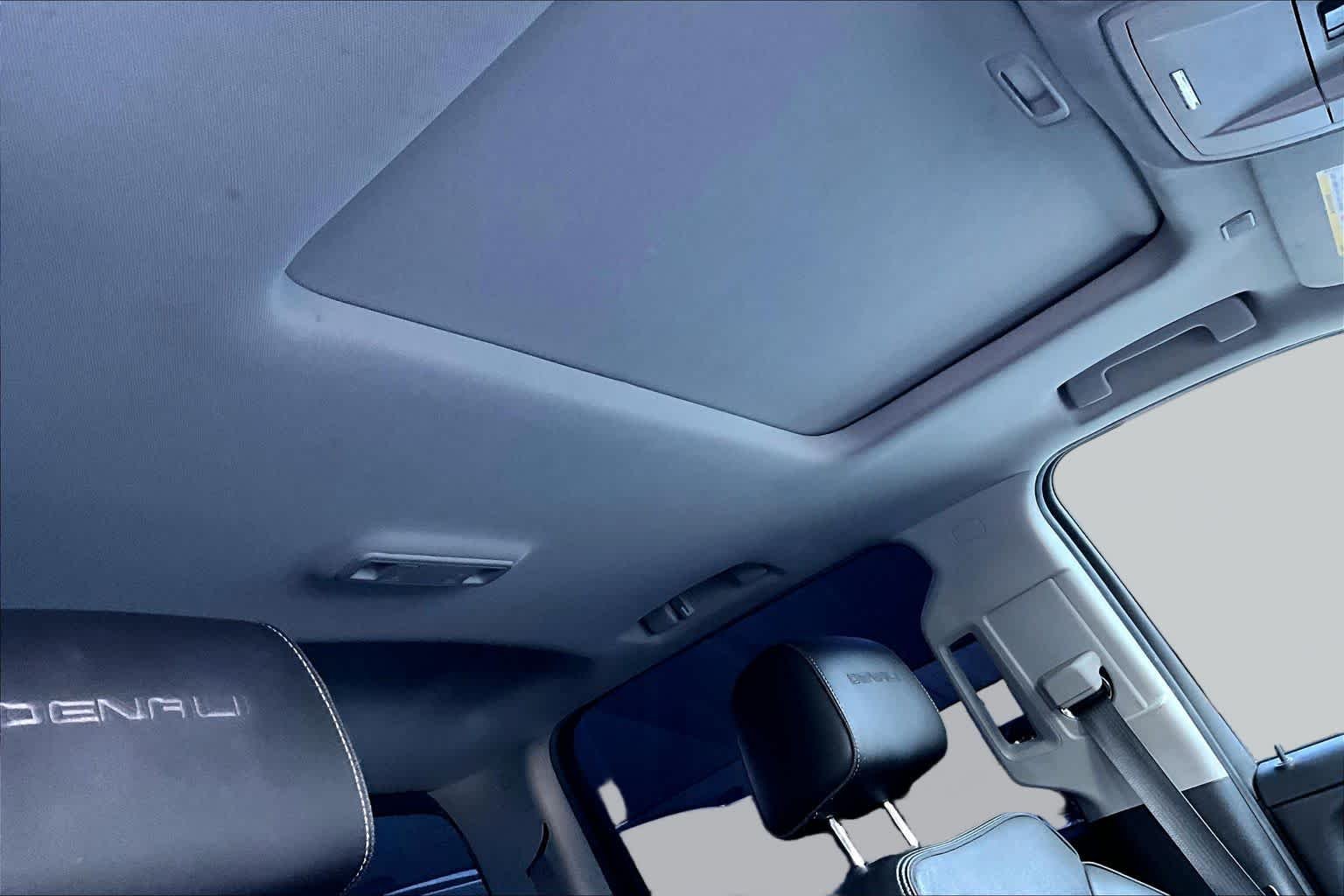 Used 2019 Red Quartz Tintcoat GMC Denali image 14