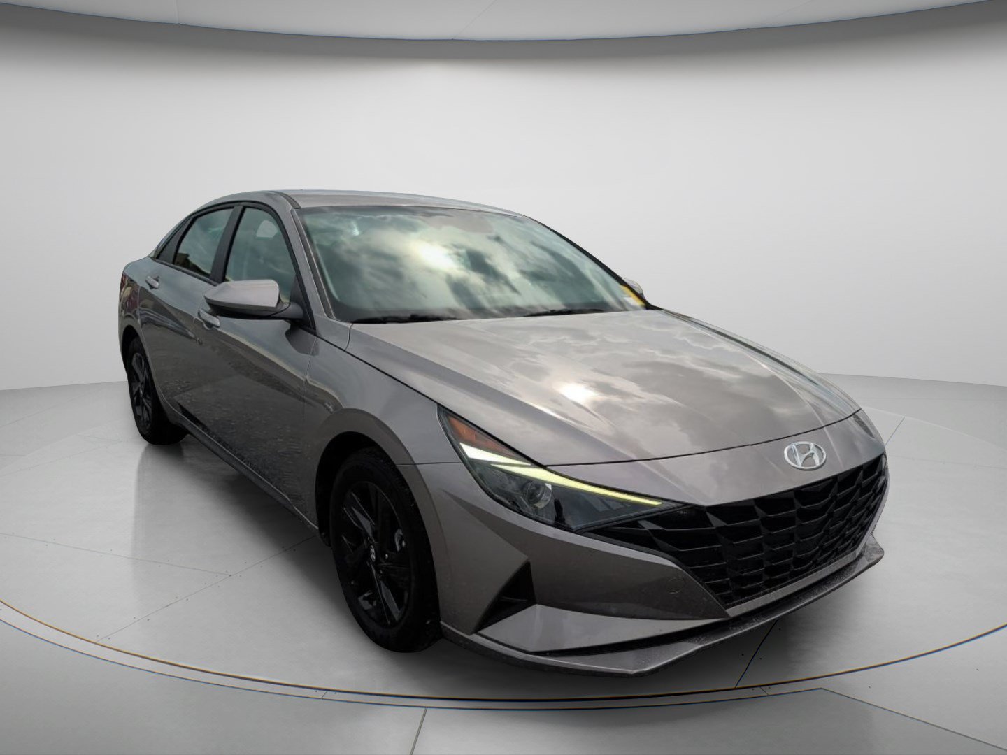 Used 2023 Fluid Metal Hyundai SEL image 1