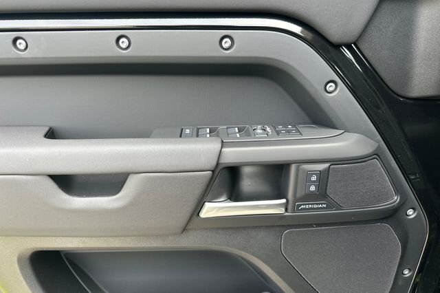 New 2026 Santorini Black Land Rover S image 10