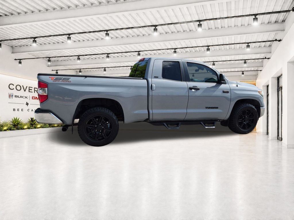 Used 2019 Gray Toyota SR5 image 12