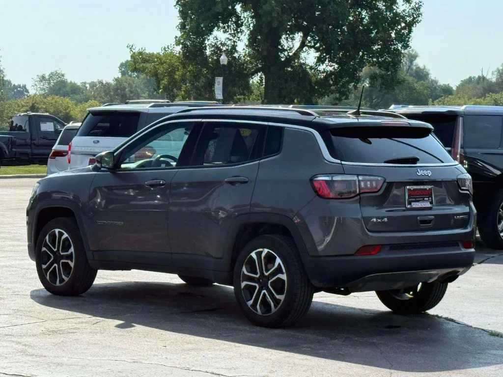 Used 2022 Gray Jeep Limited image 8