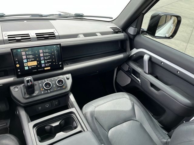 2024 Land Rover Defender X-Dynamic SE - Photo 15