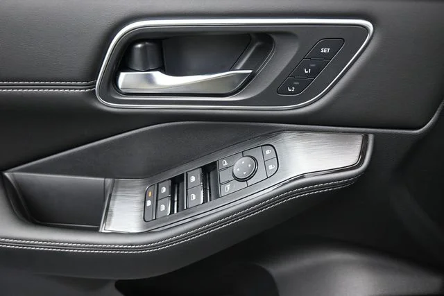 New 2026 Black Nissan Platinum image 17