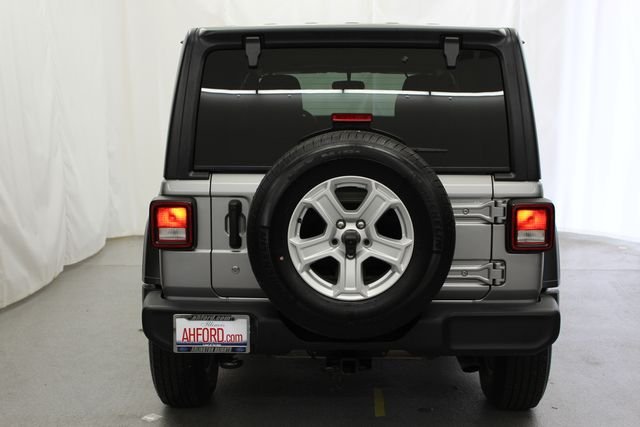 Used 2019 Silver Jeep Unlimited Sport S image 8