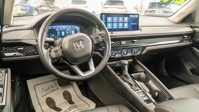 Used 2024  Honda Touring image 11
