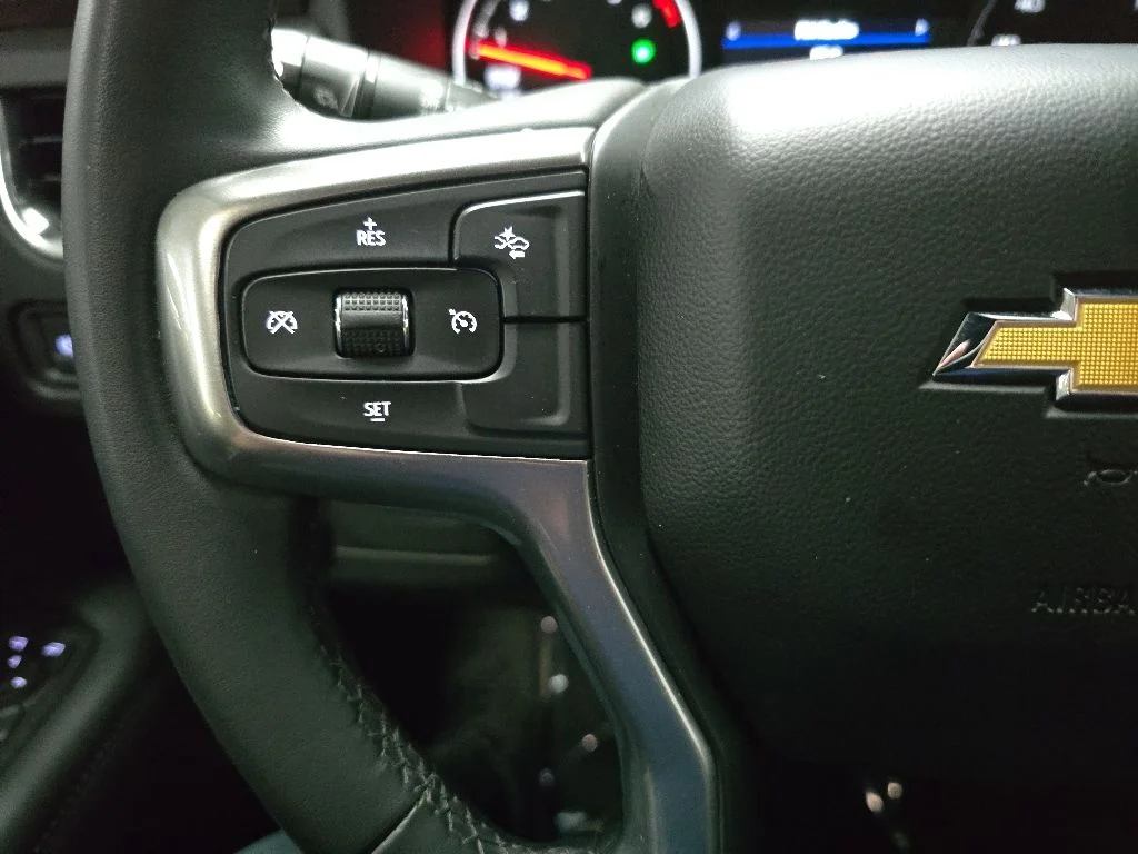 Used 2023 White Chevrolet LS image 19