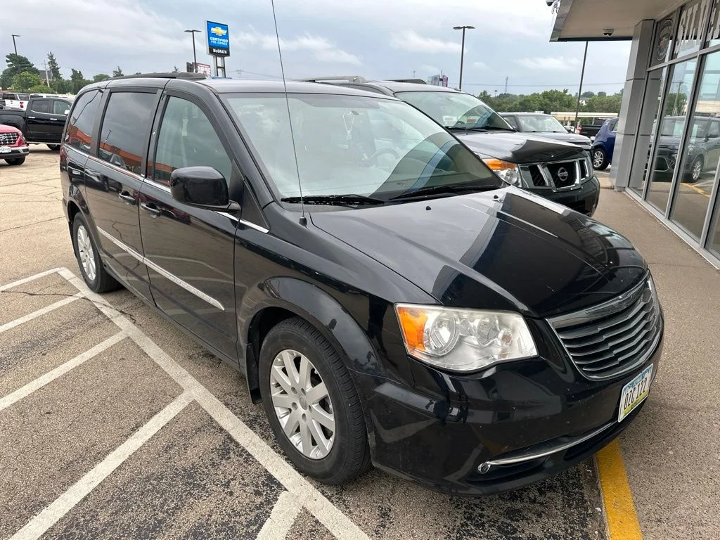 Used 2014 Black Chrysler Touring image 6