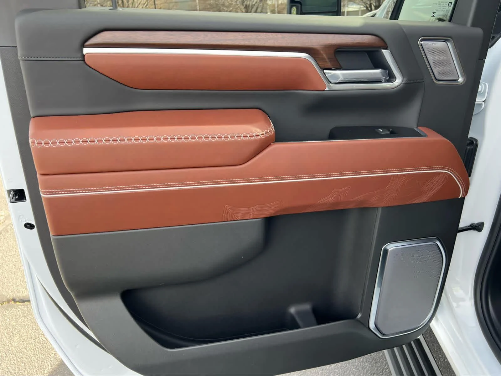 2026 GMC Sierra 3500HD Denali Ultimate - Photo 32