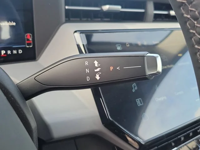 New 2027 Mosaic Black Metallic Chevrolet LT image 28