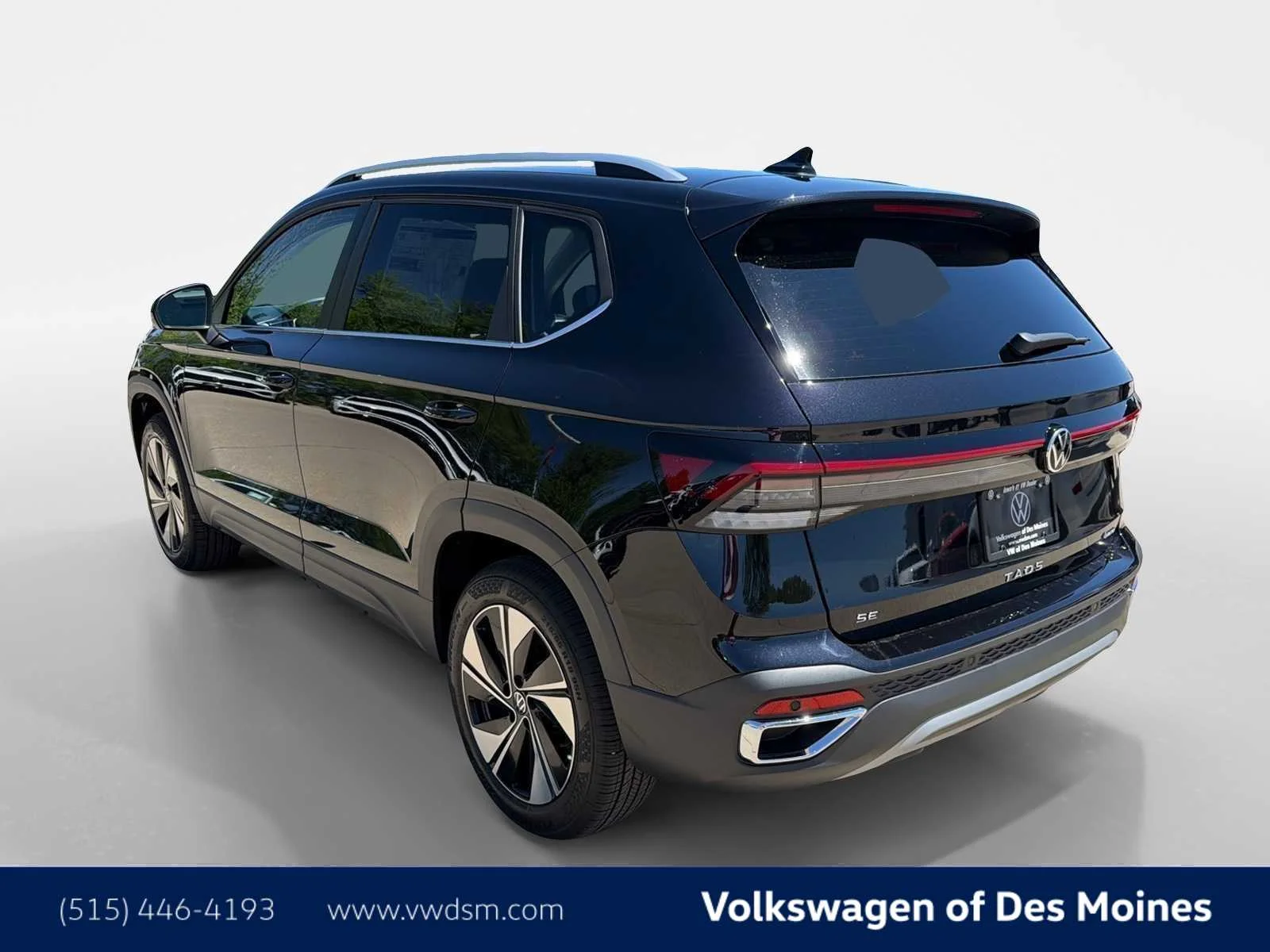 New 2026 Deep Black Pearl Volkswagen SE image 4