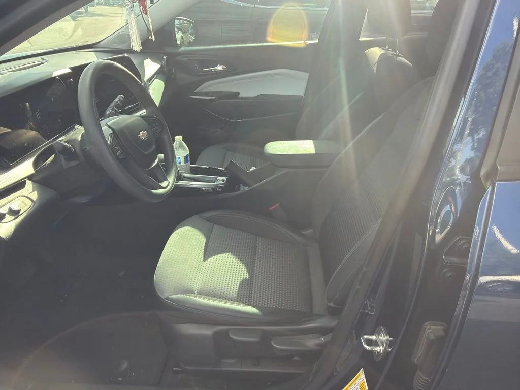 Used 2024 Blue Glow Metallic Chevrolet LT image 8