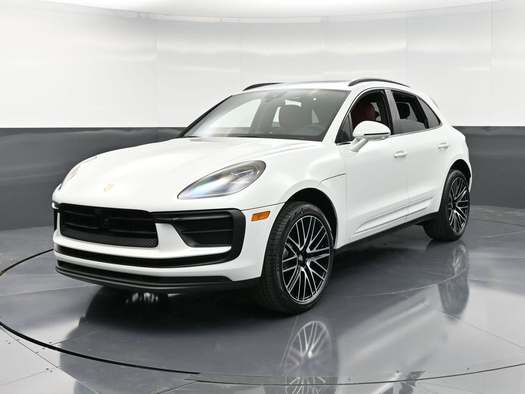 2025 Porsche Macan Base
