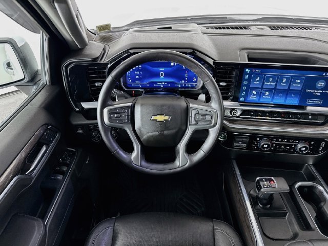 Used 2022 IRIDESCENT PEARL TRICOAT Chevrolet LTZ image 25