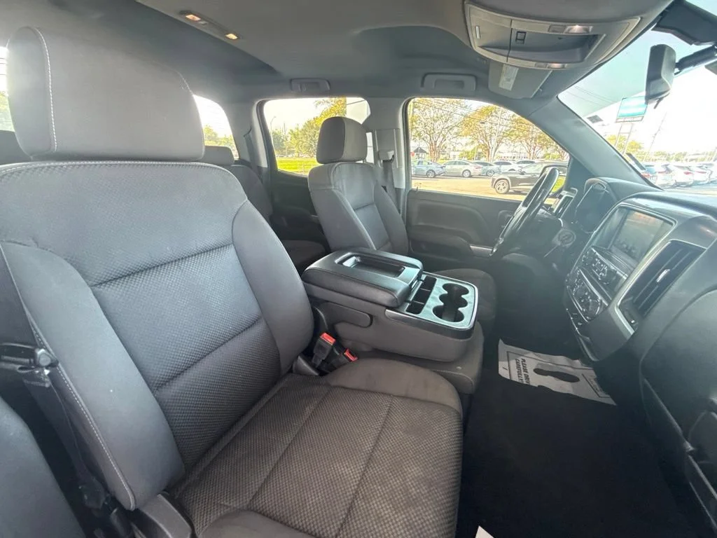 Used 2018 BLACK Chevrolet LT image 30