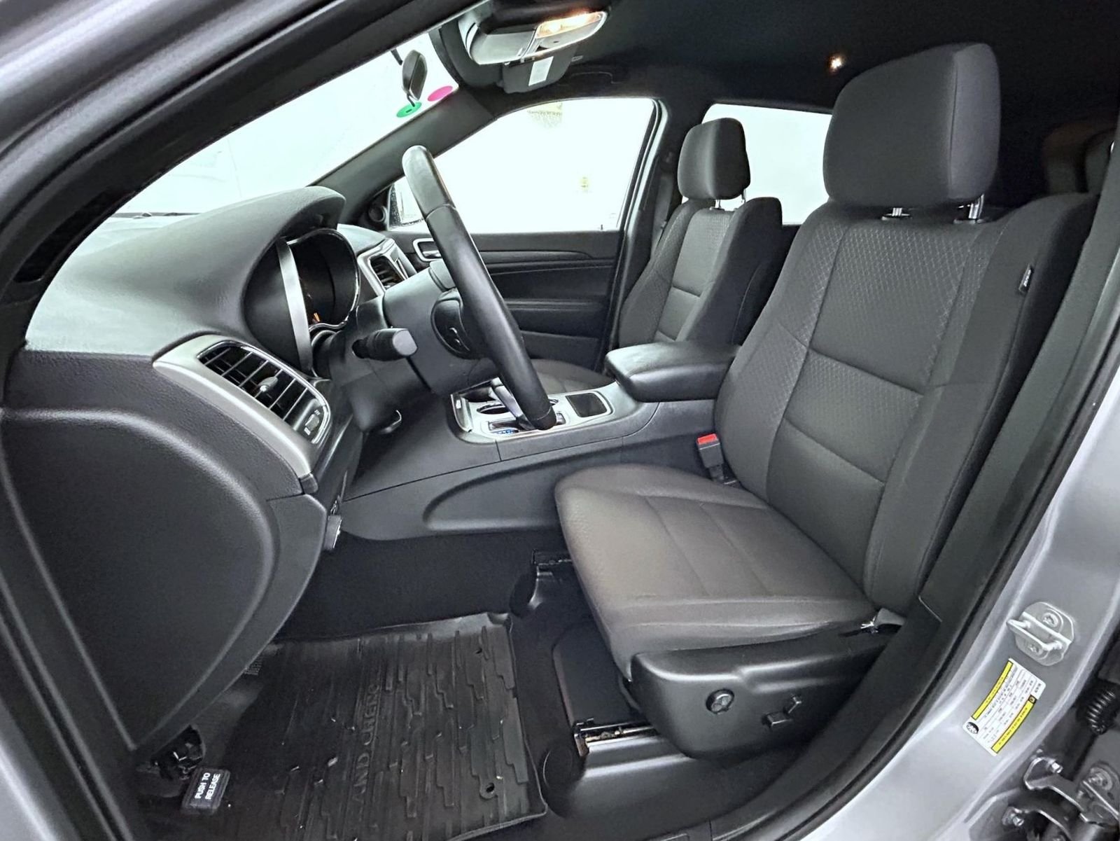 Used 2019 Silver Jeep Laredo E image 10