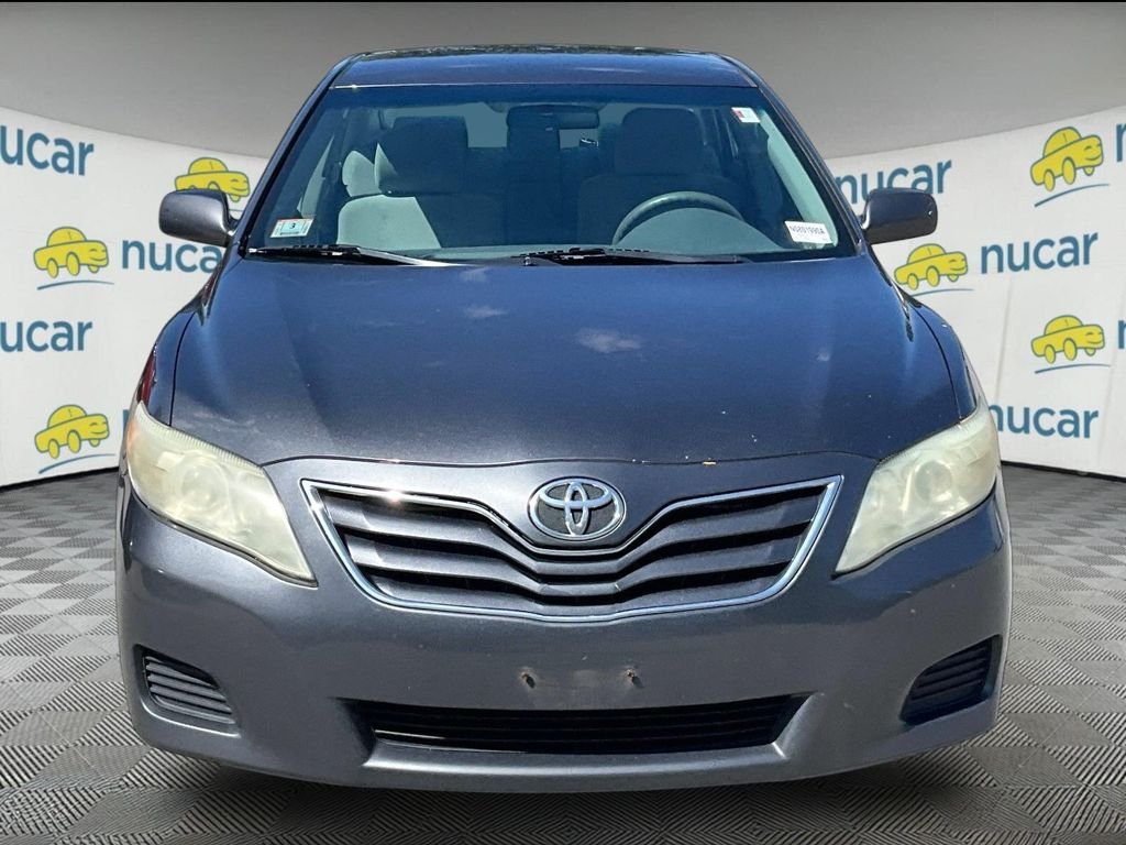 Used 2011 Gray Toyota LE image 2