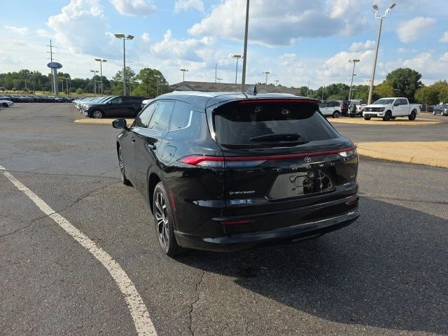 Used 2025 Black Toyota XLE image 5