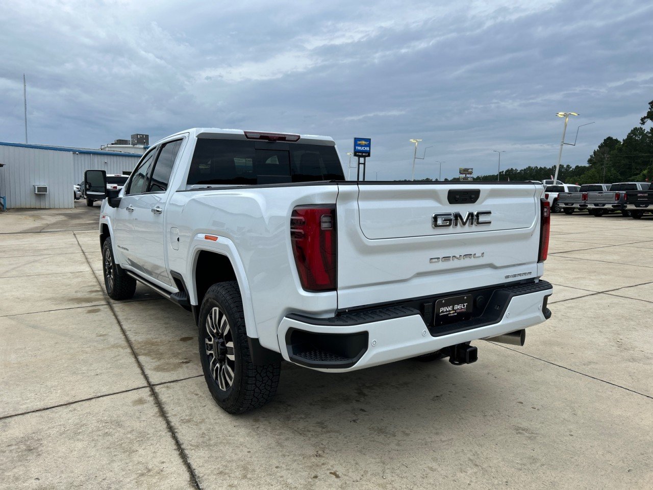New 2026 Glacier White Tricoat GMC Denali Ultimate image 4