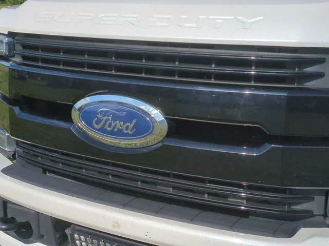 Used 2019 White Ford Lariat image 36