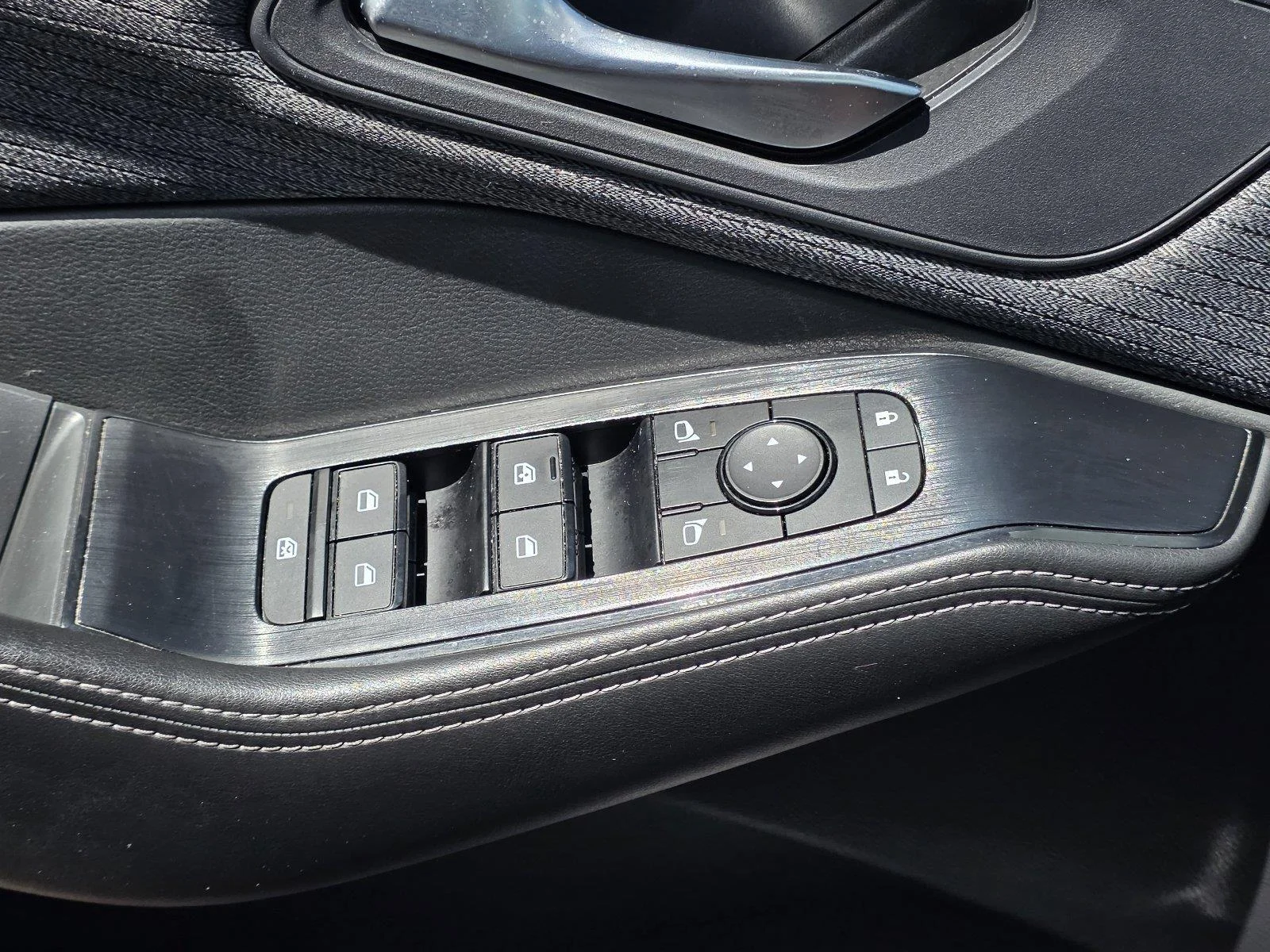 Used 2023 Super Black Nissan SV image 24