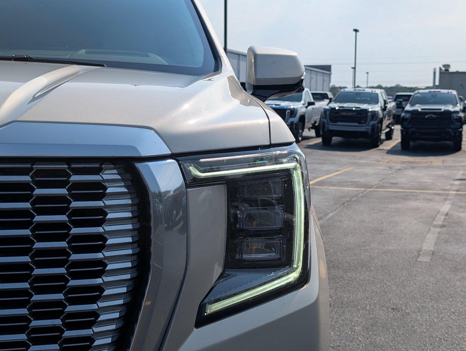 Used 2021 PEARL BEIGE METALLIC GMC Denali image 12