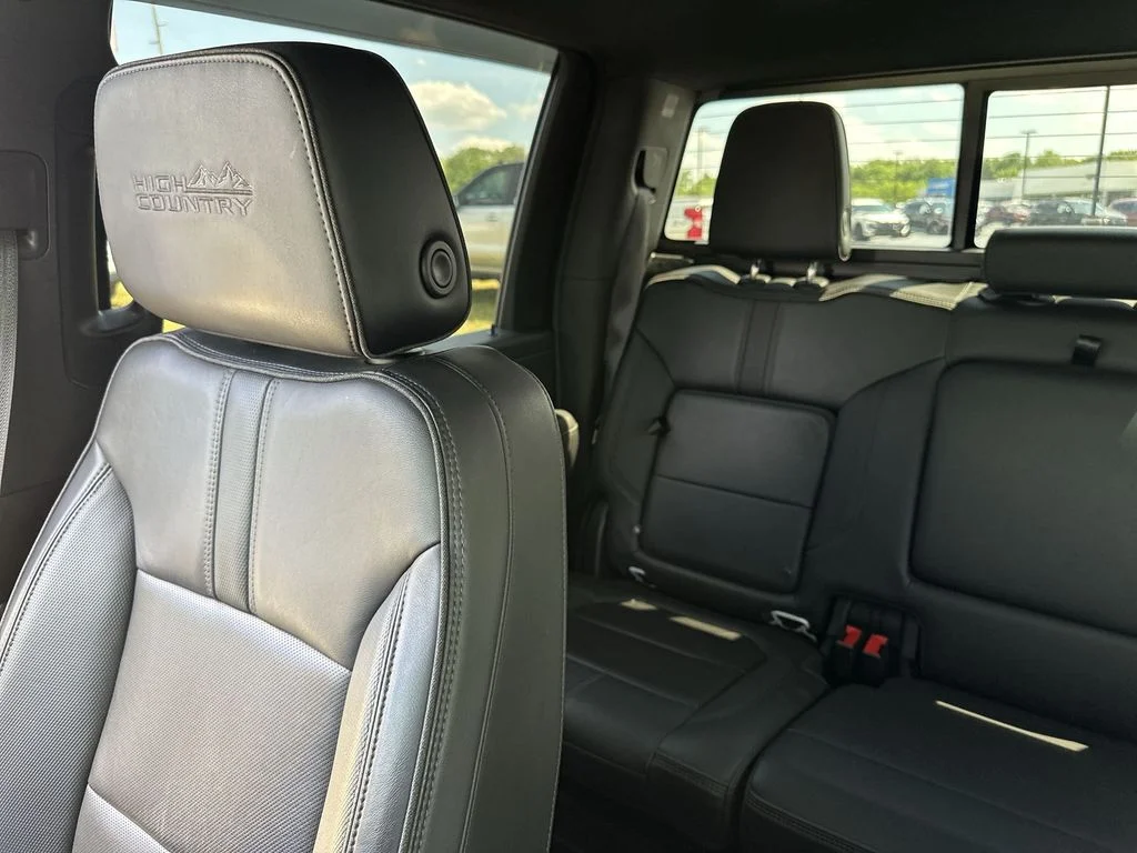 Used 2022 White Chevrolet High Country image 12