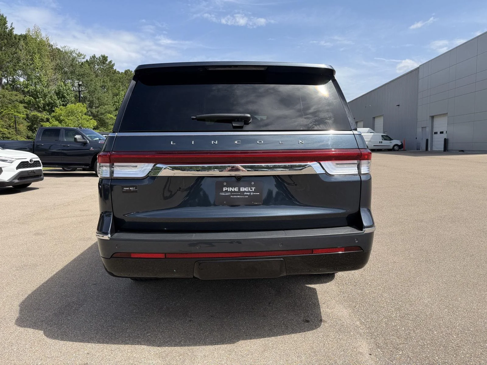 Used 2024 Flight Blue Metallic Clearcoat Lincoln Reserve image 5