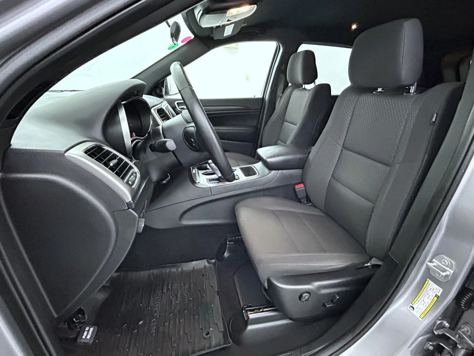 Used 2019 Silver Jeep Laredo E image 10