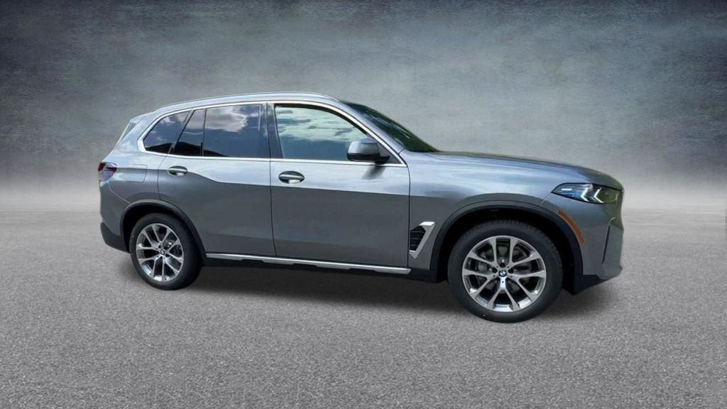Used 2024 Gray BMW xDrive40i image 30