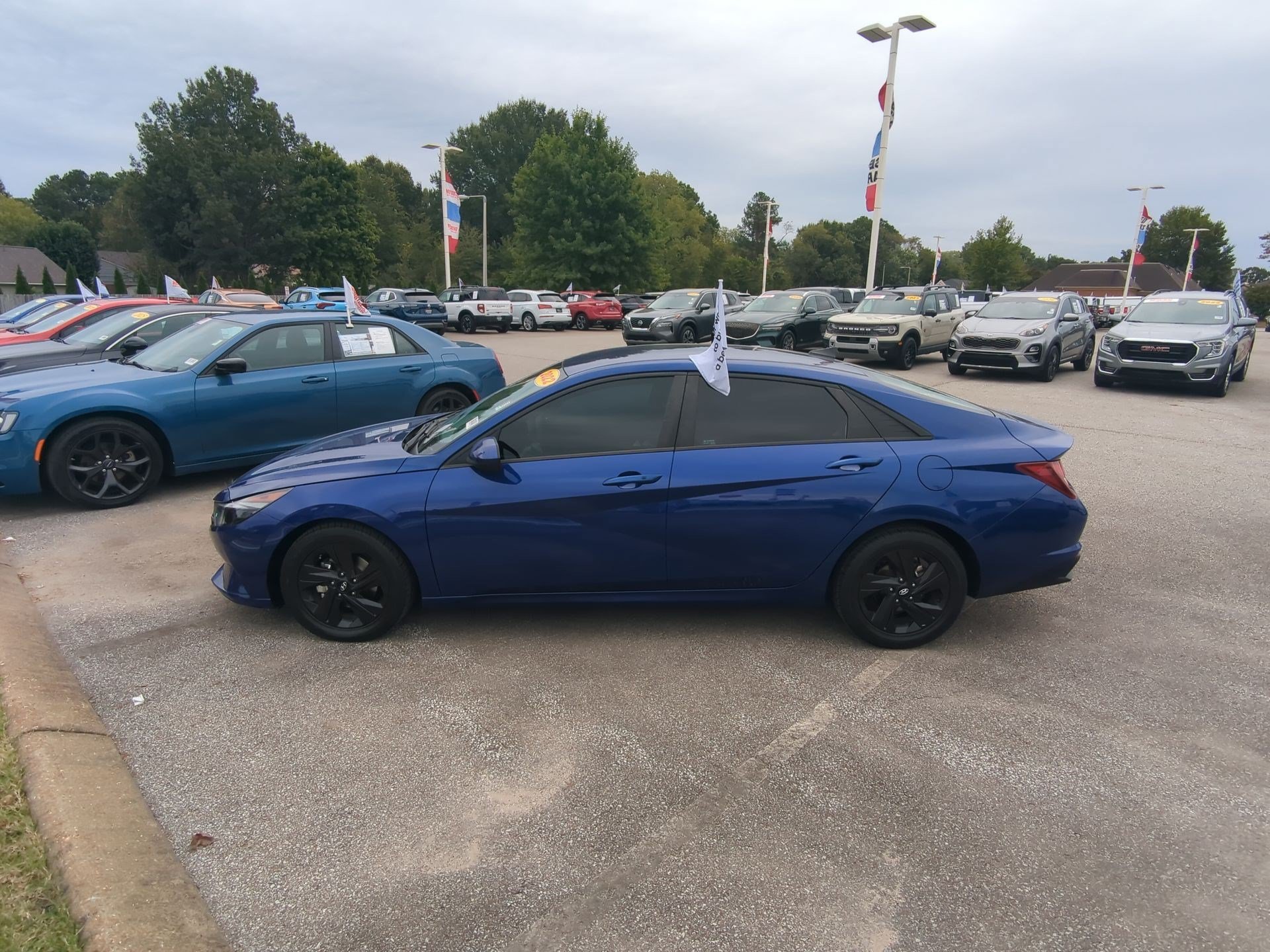 Used 2023 Intense Blue Hyundai SEL image 6