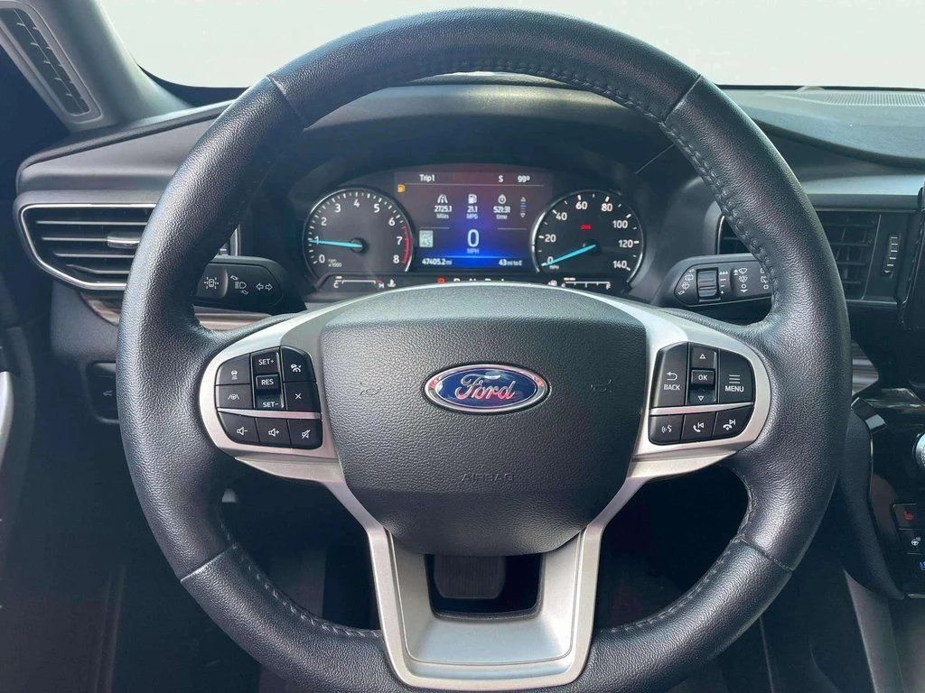 Used 2023 Agate Black Metallic Ford Limited image 17