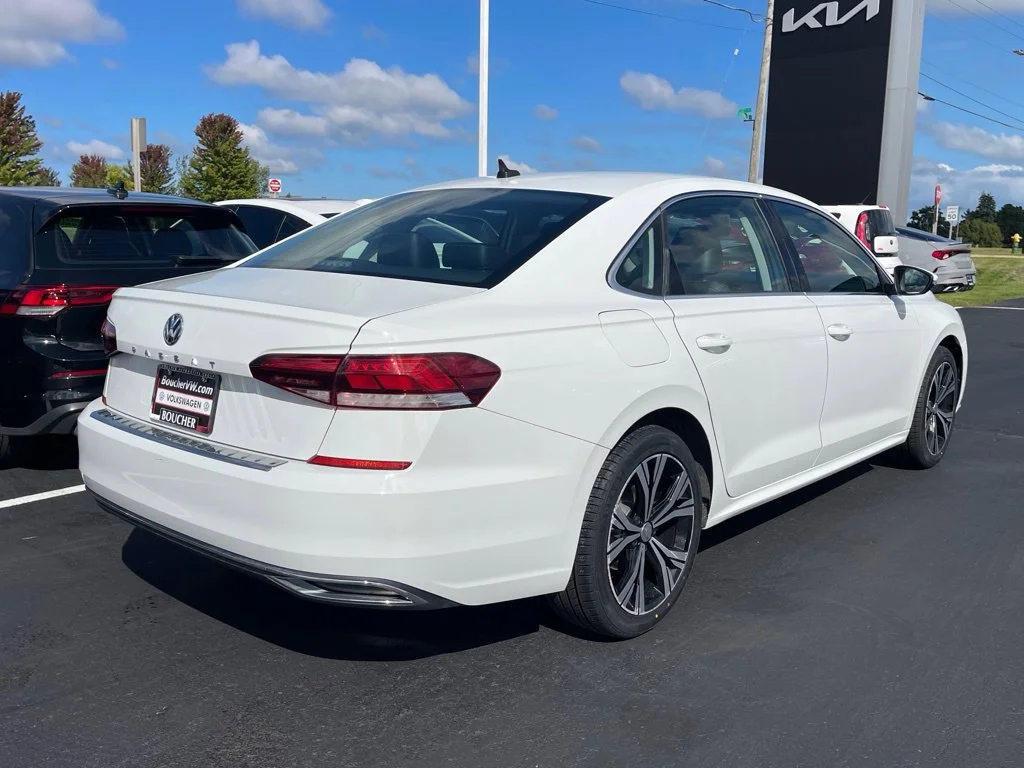 Used 2022 Pure White Volkswagen 2.0T SE image 5