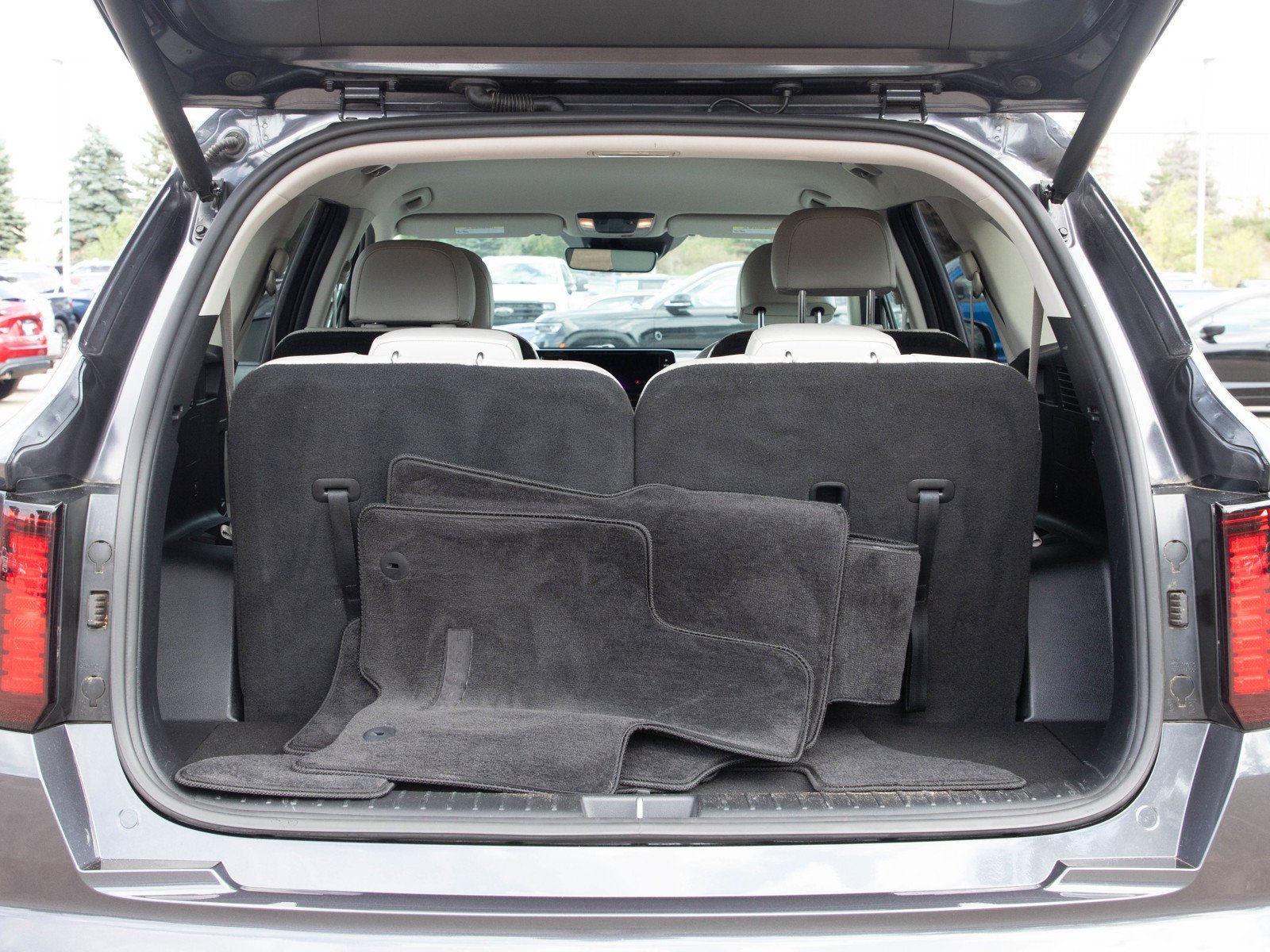 Used 2023 Platinum Graphite Kia EX image 17