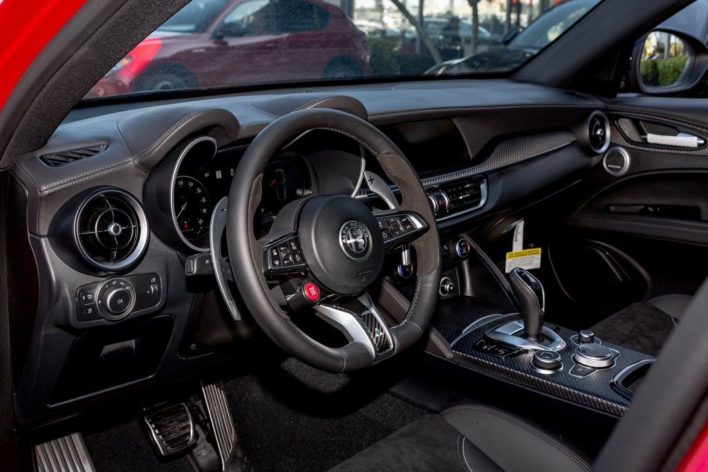2024 Alfa Romeo Stelvio Quadrifoglio - Photo 26