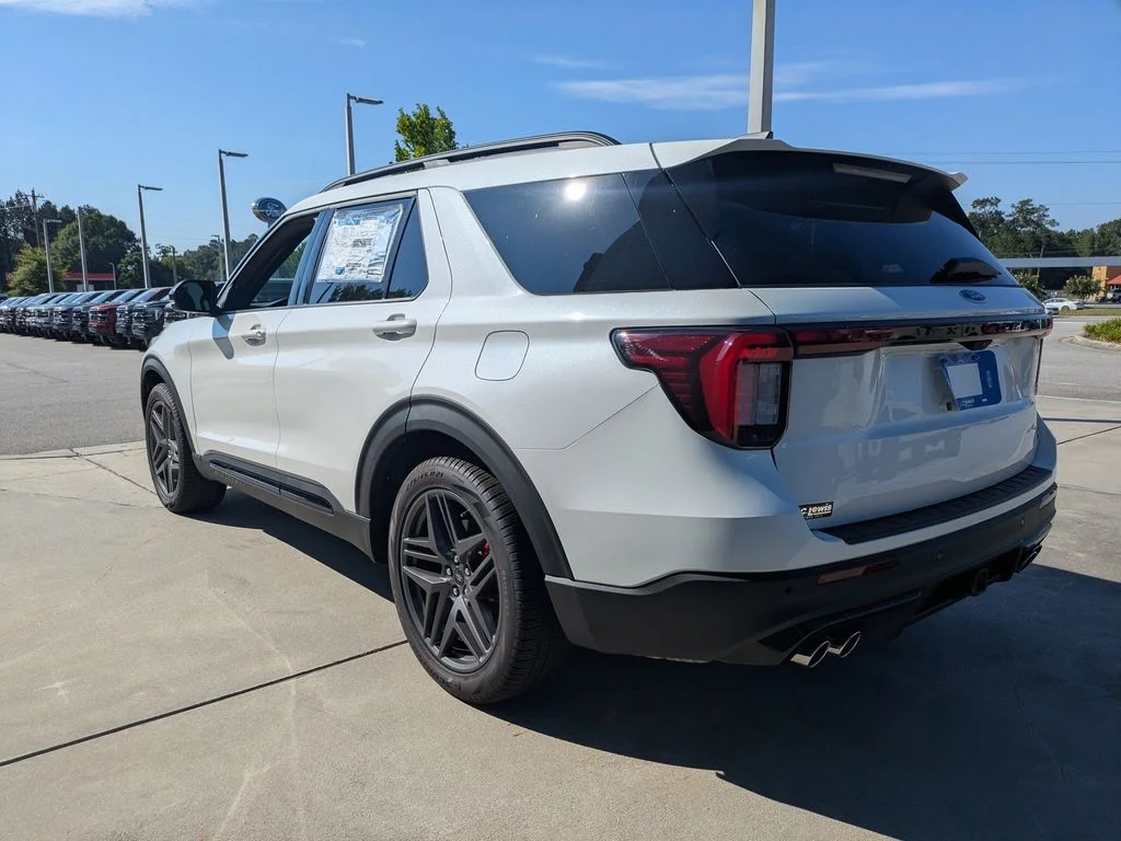 New 2026 Star White Metallic Tri-Coat Ford ST image 6