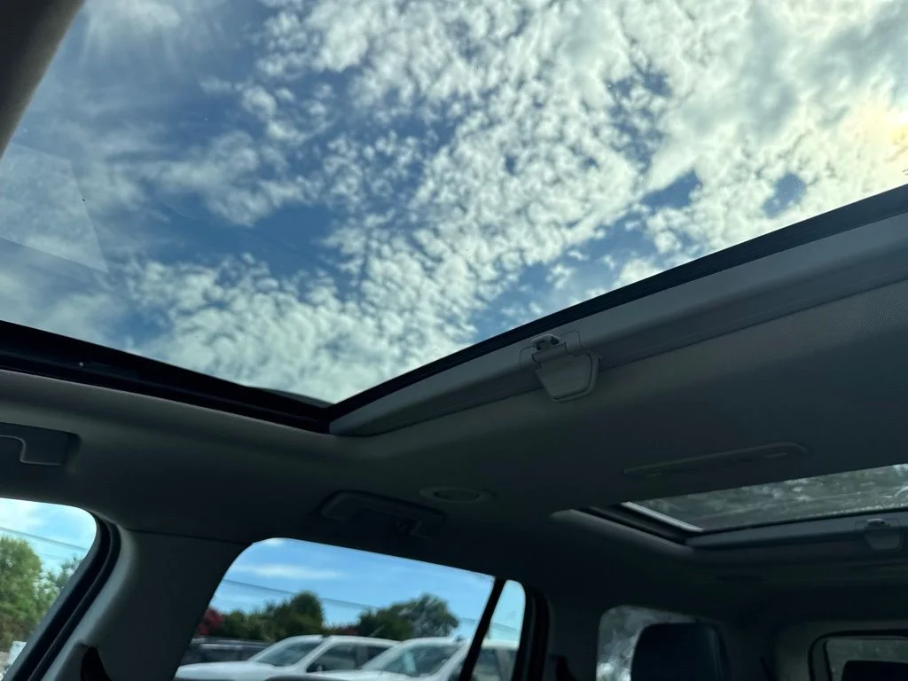 Used 2018 White GMC SLT-1 image 34